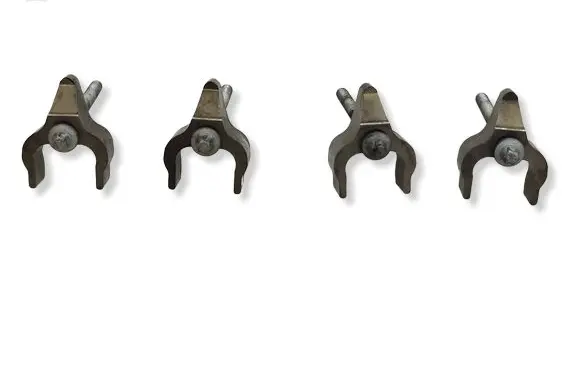 Toyota RAV 4 (XA40) Fuel Injector clamp holder
