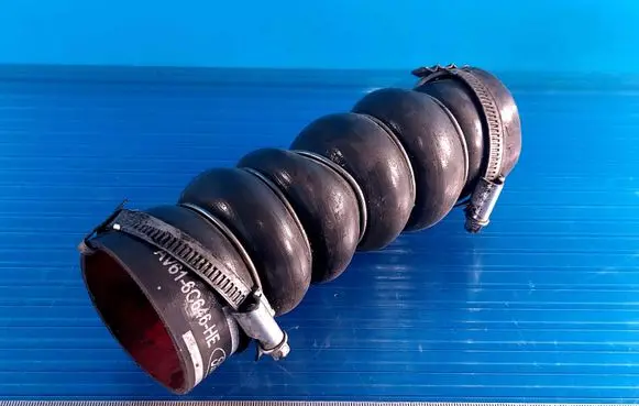 Ford Focus Intercooler hose/pipe AV616C646HE
