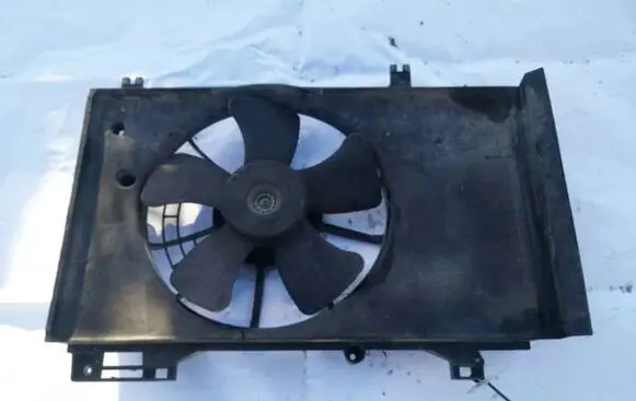 Mazda 2 Radiator cooling fan shroud