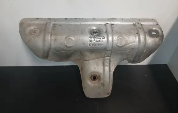 Volvo XC70 Exhaust heat shield 30757440