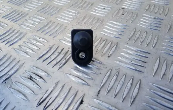 Hyundai i40 Rear door sensor 