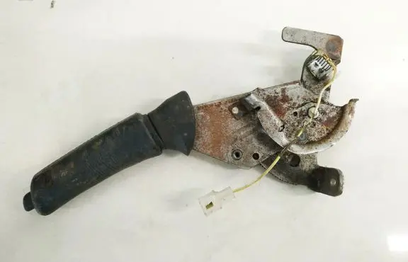 Handbrake/parking brake lever assembly