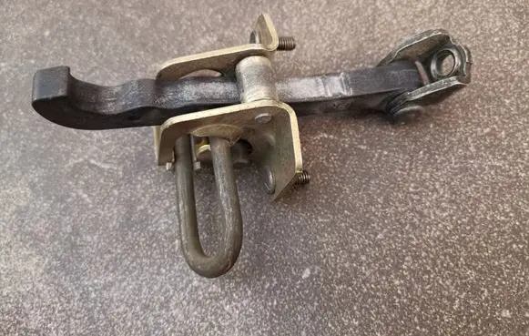 Volvo XC70 Front door check strap stopper 8650060