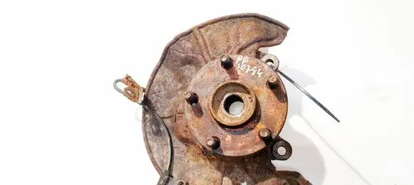 Toyota Corolla Verso AR10 Front wheel hub 