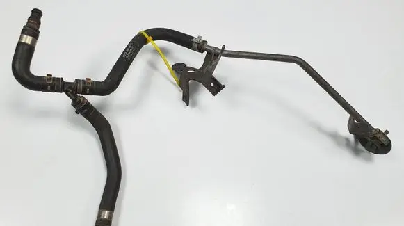 Engine coolant pipe/hose