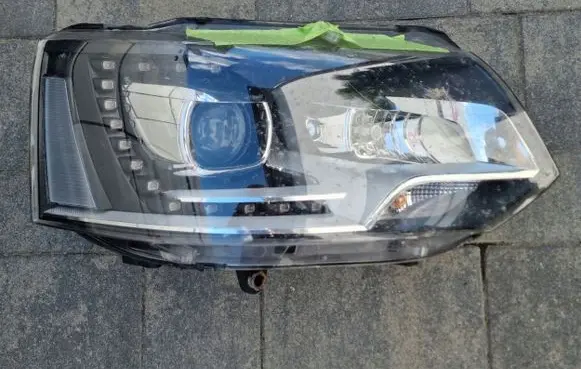 Volkswagen Transporter - Caravelle T5 Headlight/headlamp 7E5941016