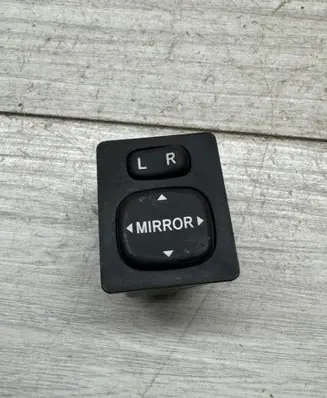 Toyota Corolla Verso AR10 Wing mirror switch 769746B 183574