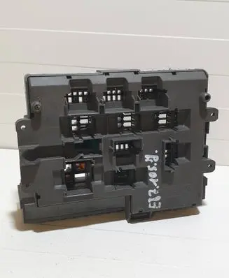 BMW 1 E81 E87 Fuse module 9119446 78259741 10688710