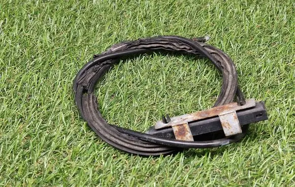 Volkswagen PASSAT B6 Engine bonnet/hood lock release cable 3C2823535