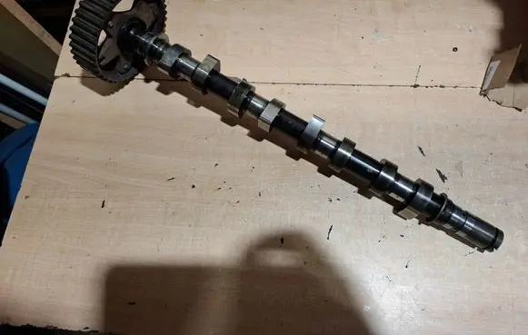 Renault Modus Camshaft 570333400