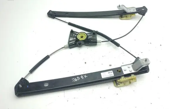 Audi Q2 - Front window lifting mechanism without motor 81A837461