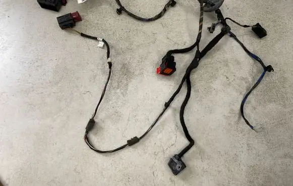 Opel Corsa D Front door wiring loom 13252895