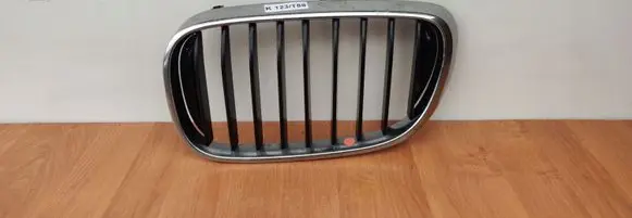 BMW 7 G11 G12 Front bumper upper radiator grill 51137357011