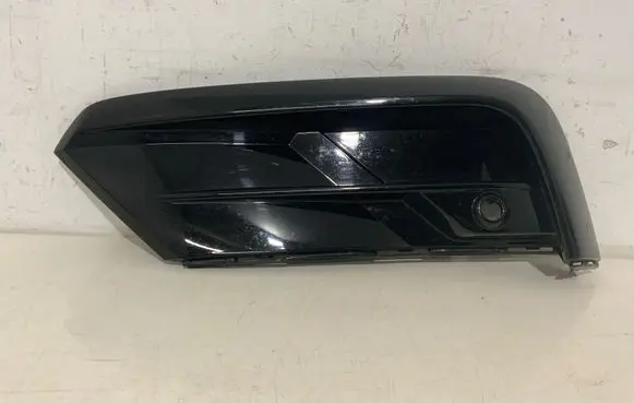 Volkswagen Tiguan Front bumper lower grill 5NA853665D
