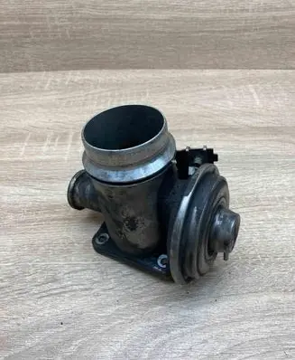 BMW 5 E60 E61 EGR valve 7789999