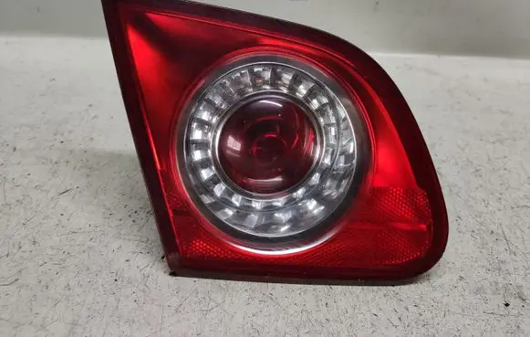 Volkswagen PASSAT B6 Tailgate rear/tail lights