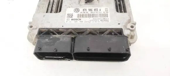Volkswagen Jetta V Engine control unit/module 07K906055A 0251S05700