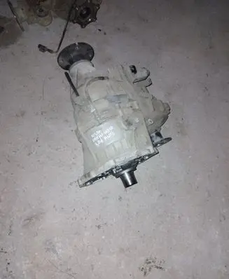 Nissan Pathfinder R51 Gearbox transfer box case 