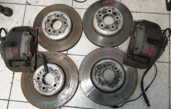 BMW 5 F10 F11 Brake discs and calipers set 