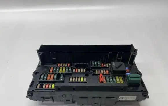 BMW 5 F10 F11 Fuse module 9234421 61149234421