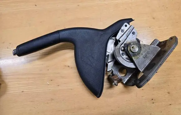 Mazda CX-7 Handbrake/parking brake lever assembly