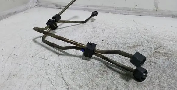 Mazda 3 I Fuel injector supply line/pipe 