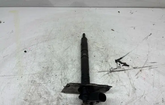 Volkswagen Tiguan Fuel injector 03L130277