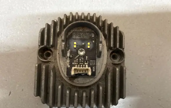 BMW 5 G30 G31 G38 LED ballast control module 161112L16111-2r