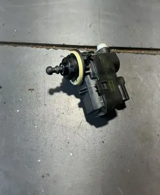 Toyota Aygo AB40 Headlight level adjustment motor 90013783