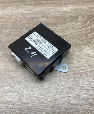 Lexus RX 330 - 350 - 400H Wing mirror control module 8943048040 615138000