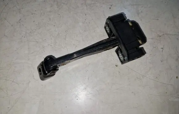 BMW 3 F30 F35 F31 Front door check strap stopper 7311339