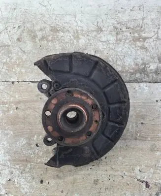 Volkswagen Golf Plus Front wheel hub