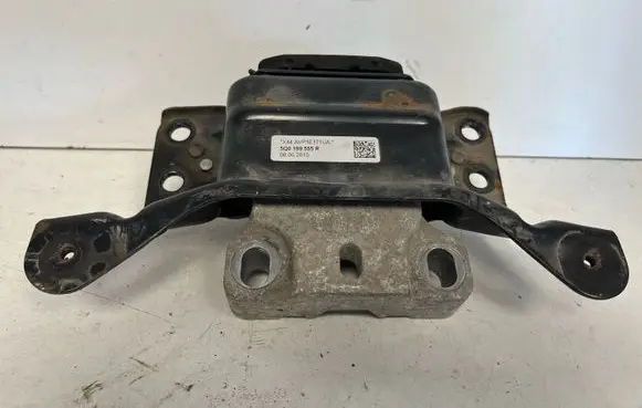 Volkswagen PASSAT B8 Gearbox mount 5Q0199555R