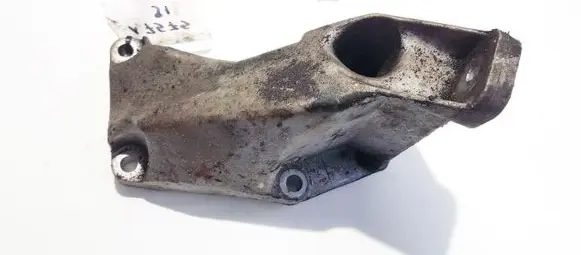 Volkswagen PASSAT B5.5 Engine mounting bracket 8d0199307p