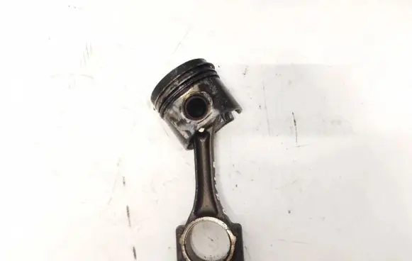 Skoda Octavia Mk2 (1Z) Piston with connecting rod