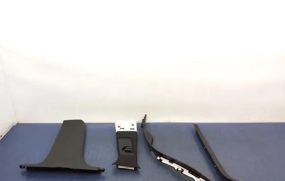 Other sill/pillar trim element