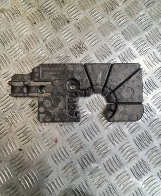 Volkswagen PASSAT B8 Battery tray 5Q0915325C