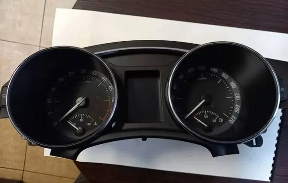 Skoda Superb B6 (3T) Speedometer (instrument cluster) 3T1920841K 1252502232 VD104819