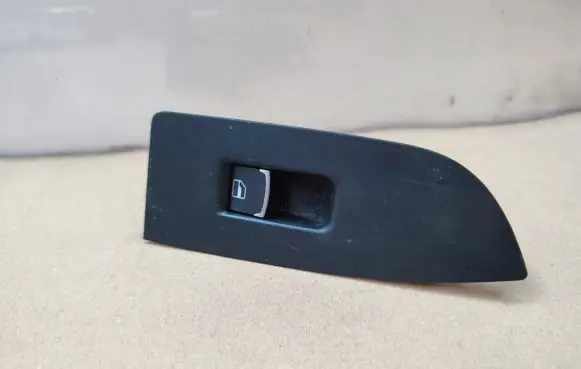 Volkswagen PASSAT CC Electric window control switch 3C8867376A