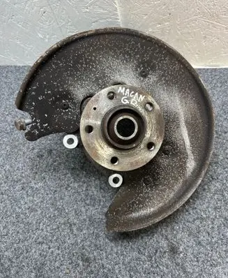 Rear wheel hub