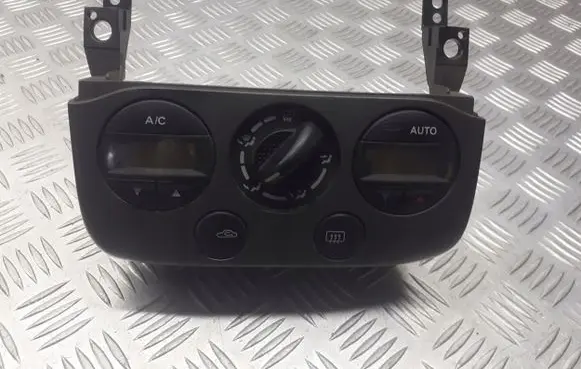 Nissan Primera Interior fan control switch 275109F600