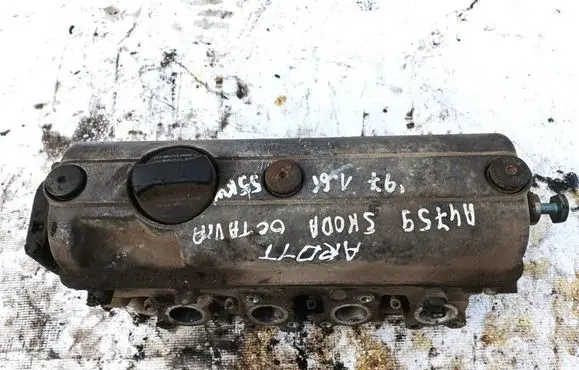 Skoda Octavia Mk1 (1U) Engine head 032103373K