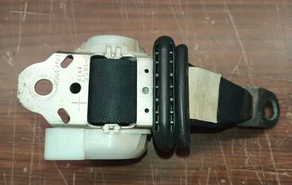 Citroen C1 Rear seatbelt h073901