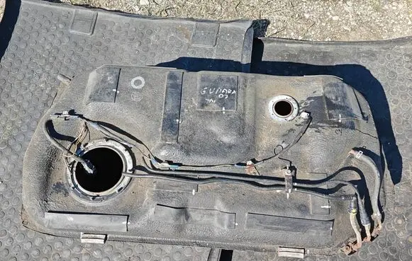 Suzuki Grand Vitara II Fuel tank 