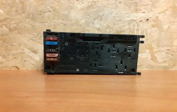 Mercedes-Benz E W210 Fuse box set 0005401550