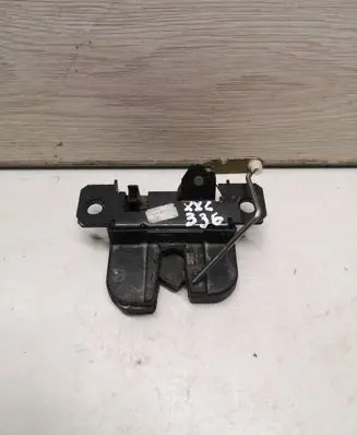 Volkswagen Caddy Loading door lock 2K0827505