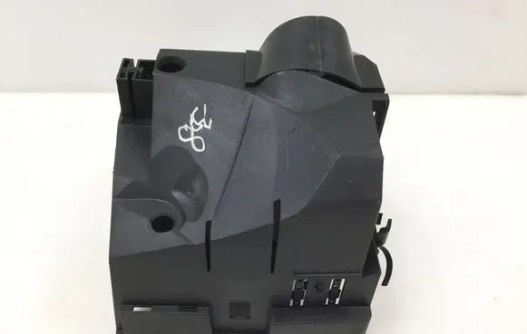 Nissan Navara Fuse box set 8200321026