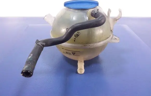 Volkswagen PASSAT B5.5 Coolant expansion tank/reservoir 1K0121407A