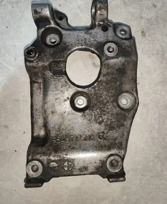 Volvo V50 A/C compressor mount bracket 9646719580