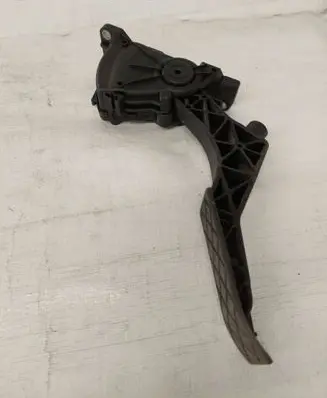 Volkswagen Transporter - Caravelle T5 Accelerator throttle pedal 740918